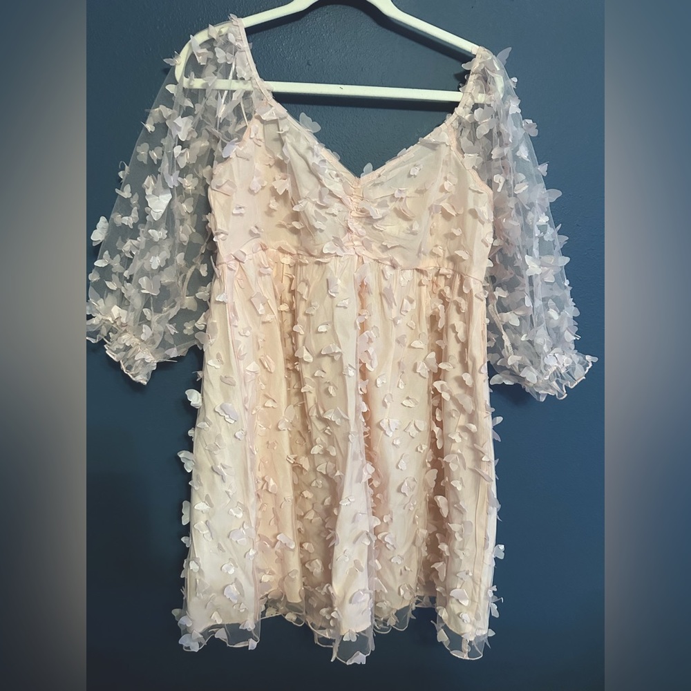 peach love california size large in blush pink with 3d butterflies